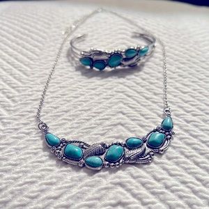 Paparazzi Bracelet and Matching Necklace. Brand New Never Worn 💎